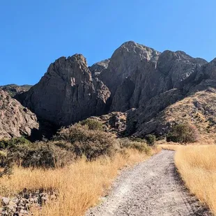 Dripping Springs Trail | Instagram: @telephonesmoothie