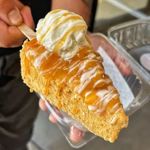 Peaches &amp; Cream Cheesecake (Instagram: foodwithbros)