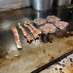 Bacon cheeseburger