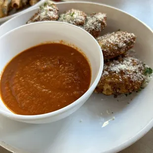 Fried ravioli with vodka sauce