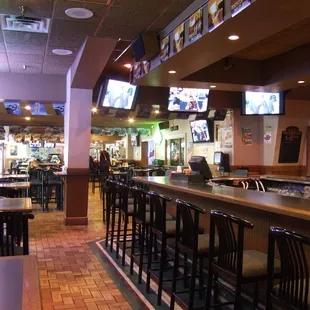 sushi and sashimi, interior