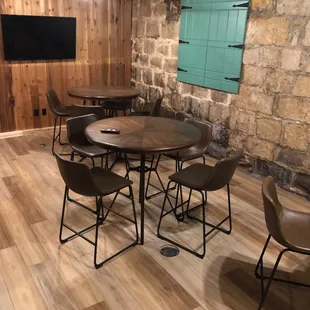 Another picture of wine shelter. Rent it out!