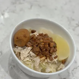 Braised pork with chicken