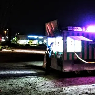 Location: Just a block west(and Starbucks) of Crismon on Southern in Mesa. Hours: 4p-12a everyday. Parking in unpaved lot.