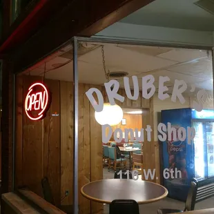 Open 11:30 pm until 1pm 6 nights per week