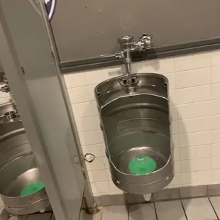Some keg pissers