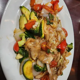 Drunken noodles with veggies