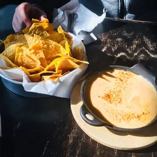 Chips &amp; Queso