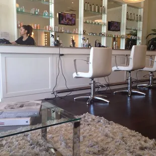 Nice deco for sure. Very modern and girly