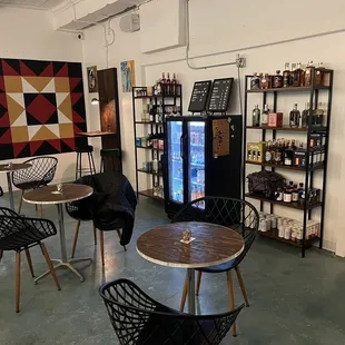 Small bottle shop where you can purchase a variety of syrups, NA wines, seltzers and more, so you can take your favorites home!