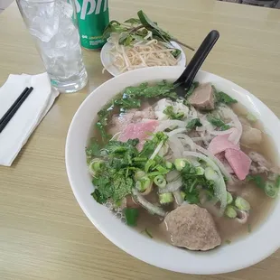 Pho dac biet