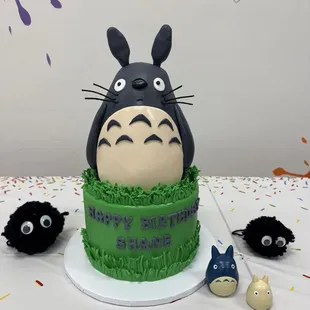 Totoro cake! Amazing