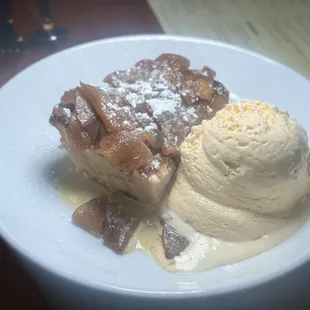 Apple Bread pudding