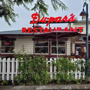 the outside of the restaurant