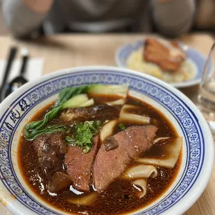 braised beef shank noodle soup with tendon