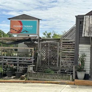 Duang Tawan Restaurant