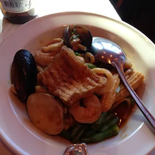 Hot Dish Talay Thai