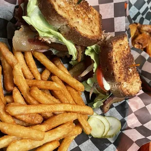 The spectacular Dagwood Club and fries 10/10 for sure!!!