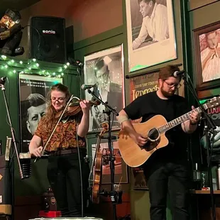 Live music!  The Northerly Gales ON STAGE!