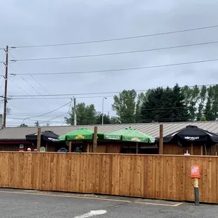 the outside of the restaurant