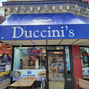 The pizzas and wings are amazing. If you are in the area try this place for sure!