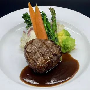 Come join us for a Lake side dinner! Fresh Harris Ranch 6oz Filet, with our house-made demi glaze, with seasonal veggies, &amp; garlic mash.
