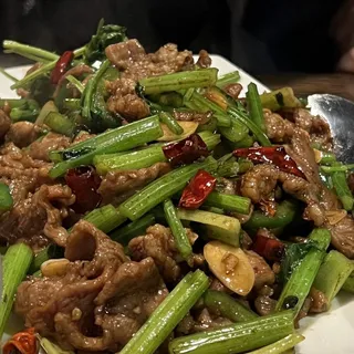 Stir-Fried Lamb with Cilantro