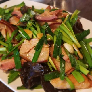 Smoked Pork Belly with Wood Ear Fungus and Leek