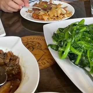 Snow Pea Leaf with Garlic Sauce