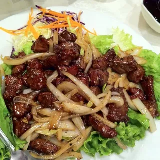 Filet Mignon Cubes in Black Pepper Sauce
