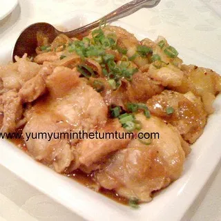 Deep-Fried Fish Fillet with Fried Coconut and Garlic Mixed