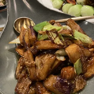 Stir-Fried Eggplant with Garlic and Leek