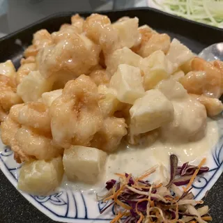 Pineapple and Shrimps Fried Rice
