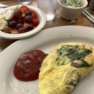 Taken last Saturday, forgot to post my bacon and spinach omelette with fruit instead of potatoes.