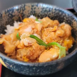 Different oyakodon with fried chicken