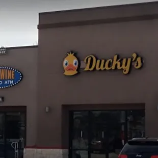 the exterior of a ducky's restaurant