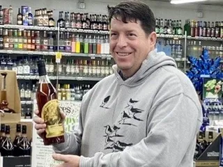 DEPS Liquor Outlet