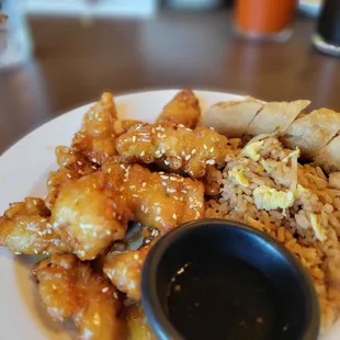 Sesame chicken lunch w egg roll
