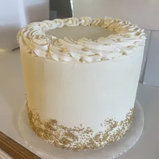 Simple vanilla 6&quot; cake