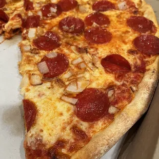 I&apos;m not a fan of the chopped onions. will skip them next time. Definitely the type of pizza that you have to mop up the grease off the top