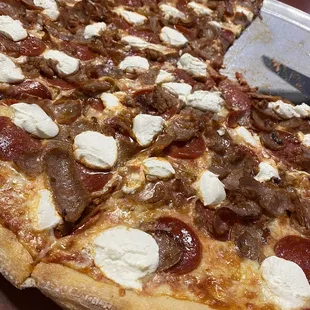 XL Pie with Sausage/Pep/Ricotta Cheese. Cook longer next time please