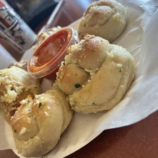 Garlic knots