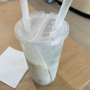 Jasmine green tea (right) + coconut mango sticky rice (left)