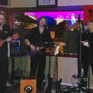 Finn Doxie playing 3/15/13 to start the St. Patrick's Day off with a bang.