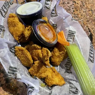 10 piece chicken cubes. I mean "wings"