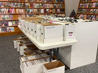 Wizard's Asylum Comics & Games