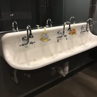 Oversized sink for sharing!