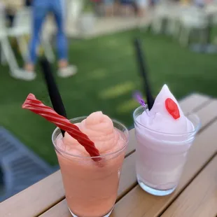 Rose&apos; froze and lavender lemonade