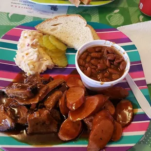 ows a plate of food