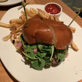 Duke's Classic Burger*